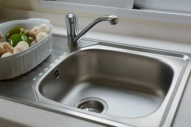 Tips for cleaning the kitchen sink￼